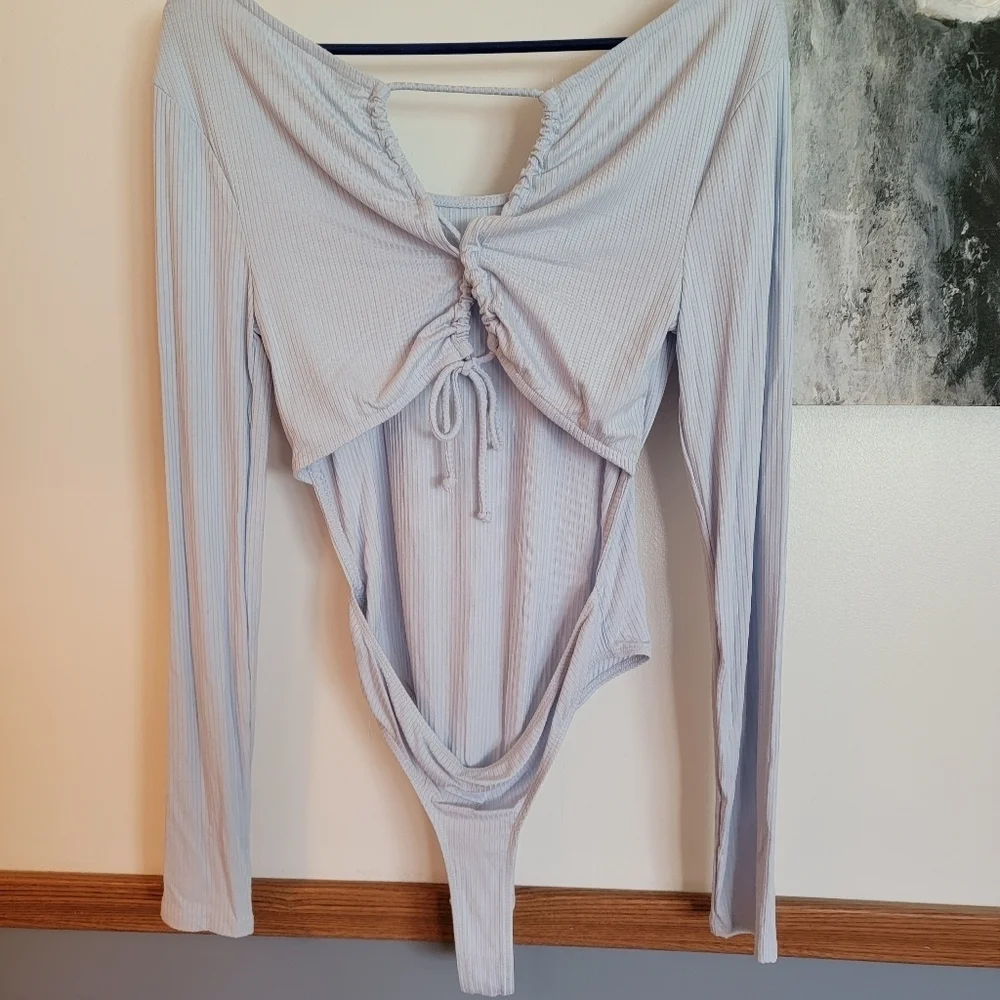 NWT Wild Fable Light Blue Ribbed Bodysuit With a Cutout In Back, Size M